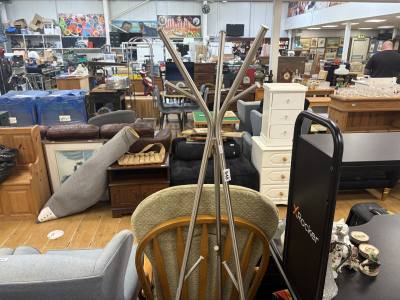 STEEL COAT STAND