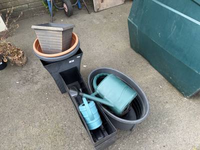 LOT OF PLANTERS