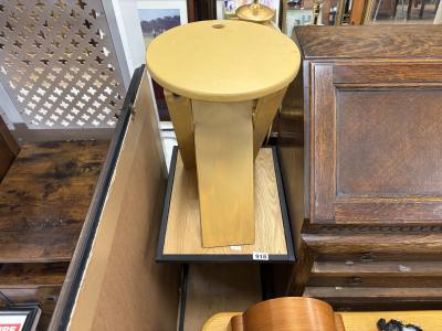 SIDE TABLE + STOOL