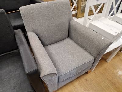 FABRIC ARM CHAIR
