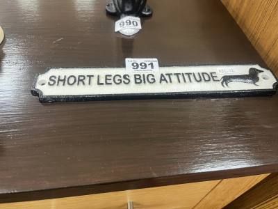 SHORT LEGS SIGN