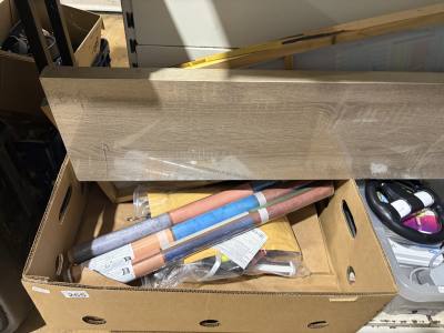 BOX OF ARTIST EQUIPMENT