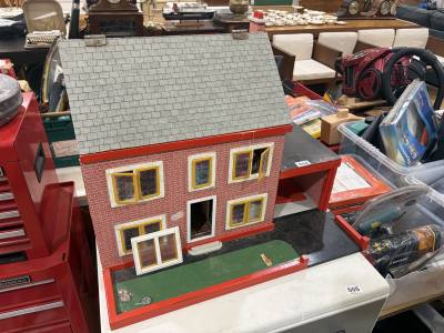DOLLS HOUSE