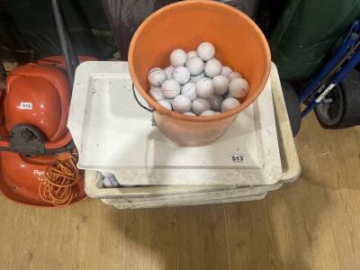 LOT OF GOLF BALLS + PRACTICE NET