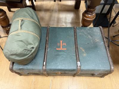 TRUNK + SLEEPING BAG