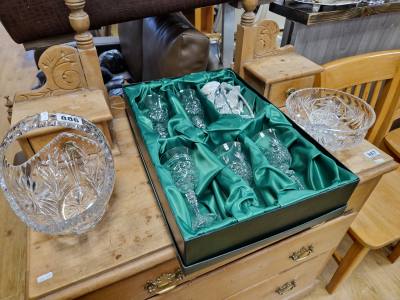 LOT OF CRYSTAL