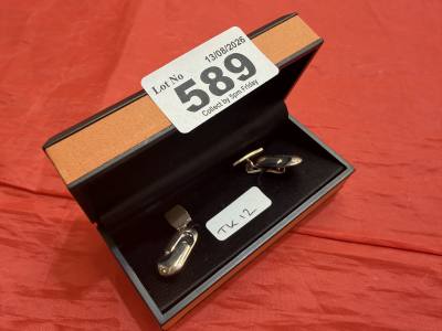PAIR OF SILVER CUFFLINKS