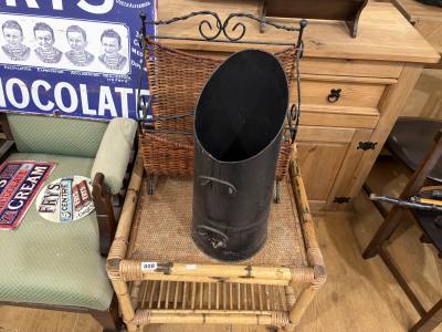 MAGAZINE RACK + CANE TABLE