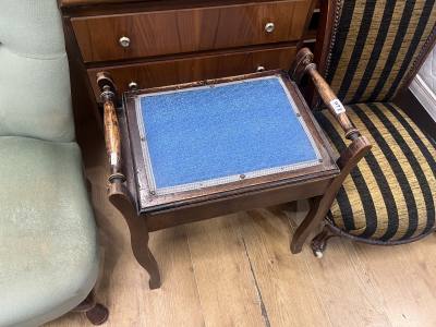 PIANO STOOL