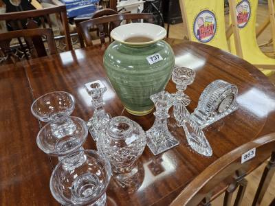 TABLE LOT OF GLASS + CRYSTAL