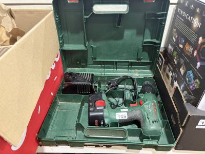BOSCH BATTERY DRILL