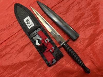 2 X HUNTING + THROWING KNIVES
