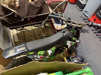 CHILDS ELECTRIC DIRT BIKE (FOR REPAIR)