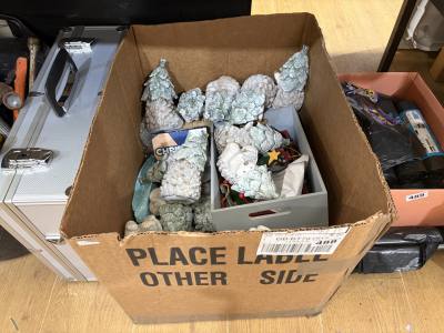 BOX OF CHRISTMAS ITEMS