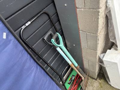 MANUAL MOWER + 2 X GARDEN TOOLS