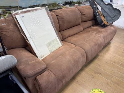 RECLINING COUCH
