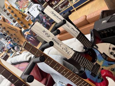 YAMAHA ELECTRIC GUITAR
