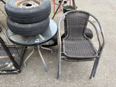 BISTRO TABLE + 2 X CHAIRS
