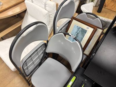 4 X FOLDING CHAIRS