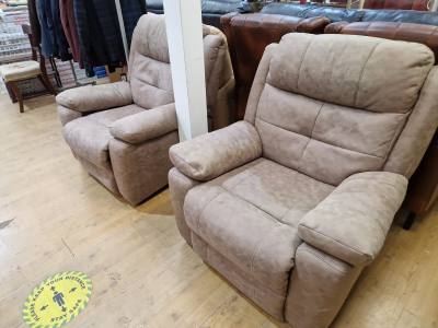 PAIR OF RECLINER ARMCHAIRS