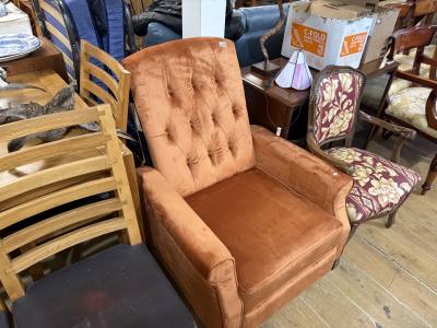ORANGE RECLINING CHAIR (NEW)