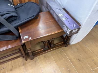 TABLE NEST
