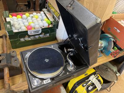 PICNIC GRAMOPHONE