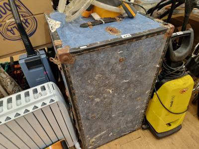STORAGE TRUNK