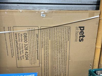 NEW RABBIT HUTCH (BOXED)