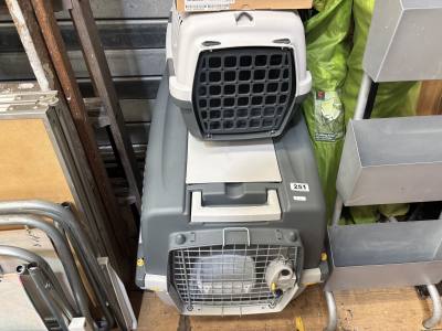 2 PET CARRIERS