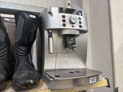 DELONGHI COFFEE MACHINE