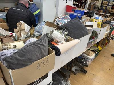 10 X BOXES OF HOUSEHOLD ITEMS