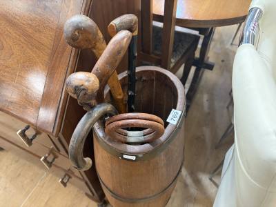 STICK STAND BARRELL + STICKS