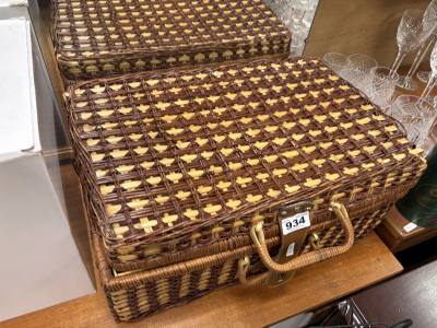 PICNIC BASKET