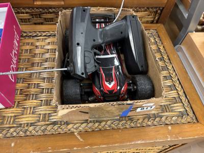 REMOTE CONTROL STUNT CAR