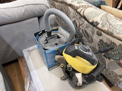 ASH VACUUM + BOX LOT