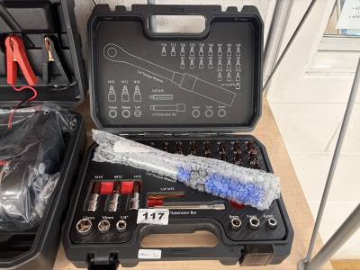 NEW CASED SOCKET SET