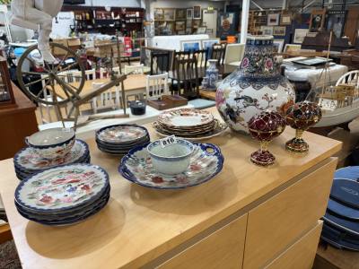 LOT OF JAPANESE PAINTED PLATES TORII NIPPON + OTHERS