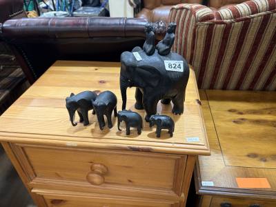 LOT OF AFRICAN ELEPHANTS