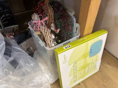 LOT OF CHRISTMAS DECORATIONS + SCALE