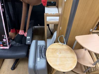BATH STAND, TABLE + TRAVEL CASE