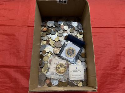 BOX OF COLLECTORS COINS (2.5 KG)
