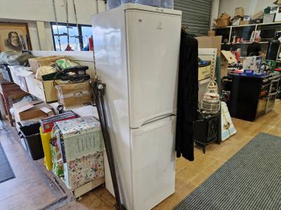 INDESIT FRIDGE FREEZER
