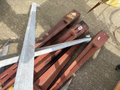 6 X FENCE POST HOLDERS 