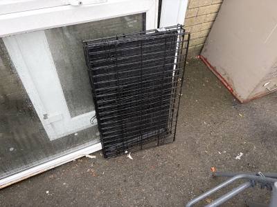BLACK METAL DOG CAGE