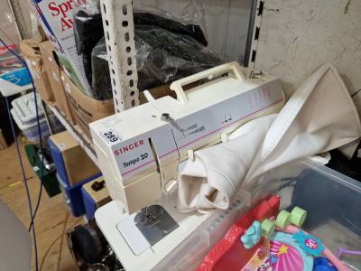 SEWING MACHINE