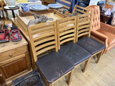 OAK EXTENDING TABLE + 4 X CHAIRS