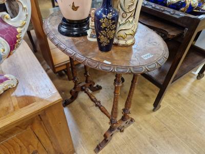ANTIQUE VICTORIAN WALNUT OCCASIONAL TABLE