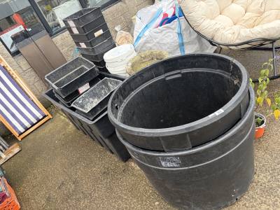 LOT OF PLASTIC STORAGE BOXES