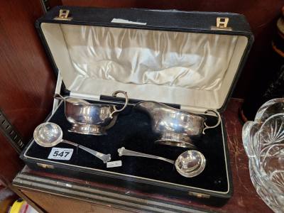 BOXED SILVER SAUCE BOATS + LADLES (290 GRAMS)